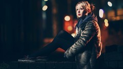 Wall woman legs blondes