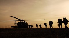 War soldiers military UH-60 Black Hawk