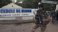 War weapons Guns Army soldiers French military Africa guard 