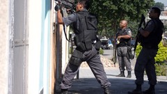 War weapons Guns police shooting slum sniper Rio de Janeiro 