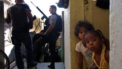 War weapons Guns police slum Rio de Janeiro Brazil raid 