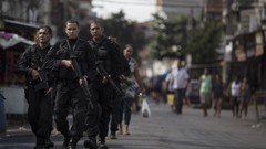 War weapons Guns police slum Rio de Janeiro patrol Brazil raid 