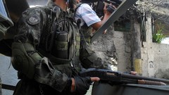 War weapons Guns police soldiers slum military Rio de Janeiro 
