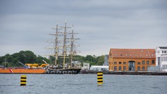 Water Boats buildings cities cityscapes bouy