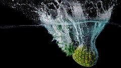 Water fruits slow motion