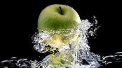 Water macro apples