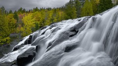 Water Michigan falls