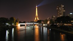 Water Paris city night