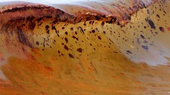 Water patterns oil waves