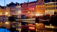 Water wall lights reflections