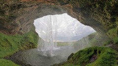Waterfalls cavern