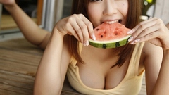 Watermelons asians Mai Nishida