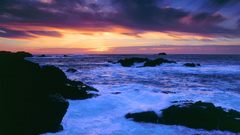 Waves on crashing on