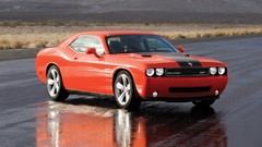 Wet pavement dodge challenger 2008 Dodge Challenger SRT8