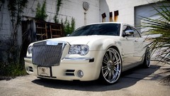 White cars Chrysler 300C