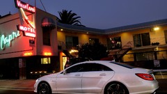 White cars Mercedes-Benz Mercedes Benz CLS63 AMG