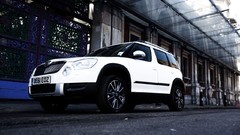 White cars skoda yeti