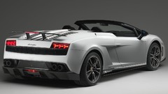 White cars Spyder lamborghini gallardo