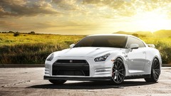 White cars sunlight nissan gtr