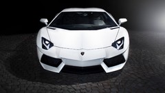 White front Lamborghini-Aventador
