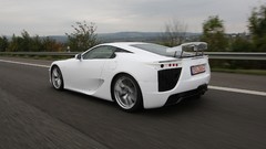 White lexus lfa