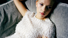 White shirt scarlett Johansson
