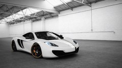 White studio mclaren mp4-12c
