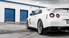 White tuning cars Nissan GT Nissan GT-R R35