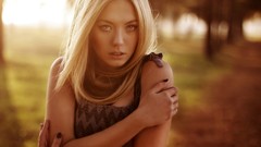 White woman dress lips blondes smiling models yellow eyes nail 