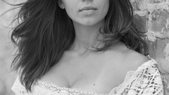 White woman eliza dushku