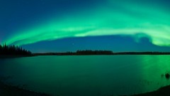 Widescreen aurora borealis