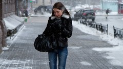 Winter woman Semmi A Skiros Semmi