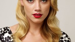 Woman Actress amber heard