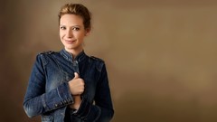 Woman Actress anna torv