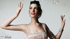Woman Actress anne hathaway