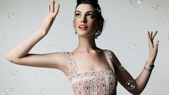 Woman Actress anne hathaway