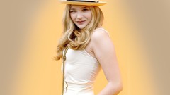 Woman Actress blondes chloe moretz