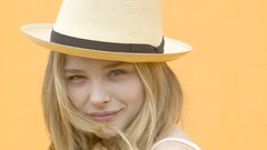 Woman Actress blondes chloe moretz