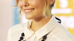 Woman Actress blondes elizabeth olsen