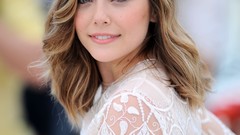 Woman Actress blondes elizabeth olsen