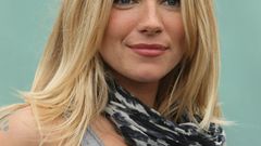 Woman Actress blondes sienna miller