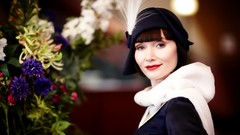 Woman Actress blue eyes short hair Essie Davis