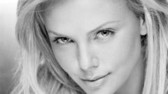 Woman Actress charlize theron