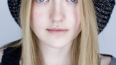 Woman Actress Dakota Fanning