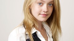 Woman Actress Dakota Fanning