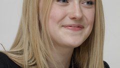 Woman Actress Dakota Fanning