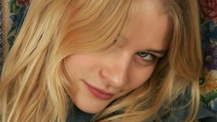 Woman Actress Emilie de Ravin