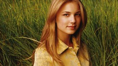 Woman Actress emily vancamp