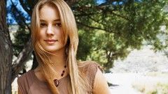 Woman Actress emily vancamp