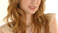 Woman Actress emma roberts